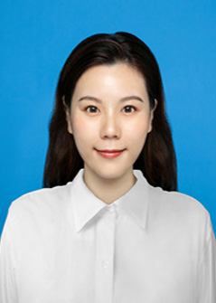严珊珊.jpg